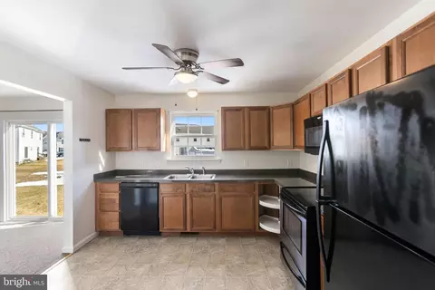 Kitchen - 31 Moriarty St, Dover, DE 19901 photo 2 of 3