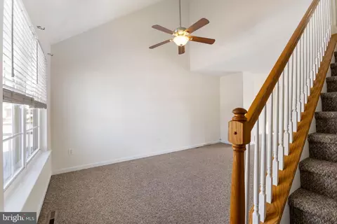 Living - 31 Moriarty St, Dover, DE 19901 photo 1 of 6
