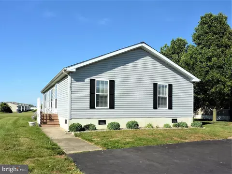 726 Radnor Ln, Smyrna, DE 19977