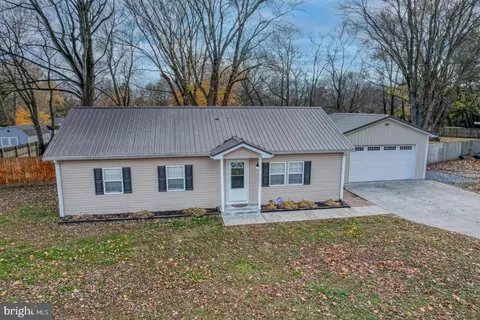 90 Sumac Dr, Felton, DE 19943