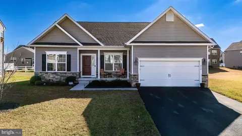 216 Buckeye Ln, Smyrna, DE 19977