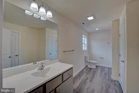 Entry Way - 31 Mapledale Rd, Dover, DE 19904 photo 17 of 19