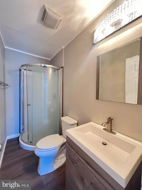 Bath - 232 Chenault Ct, Dover, DE 19901 photo 2 of 3