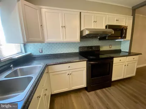 Kitchen - 232 Chenault Ct, Dover, DE 19901 photo 4 of 4