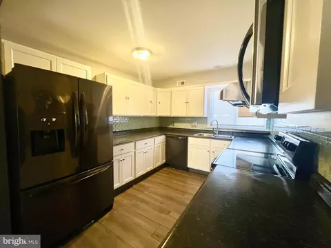 Kitchen - 232 Chenault Ct, Dover, DE 19901 photo 2 of 4