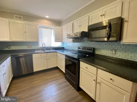 Kitchen - 232 Chenault Ct, Dover, DE 19901 photo 3 of 4