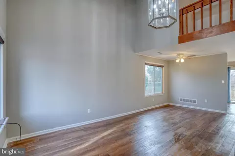 Living - 222 Green Blade Dr, Dover, DE 19904 photo 1 of 5