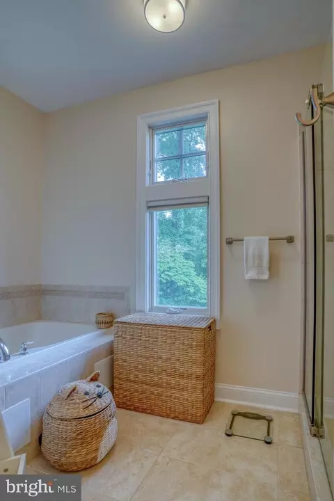 Bath - 14 B Seskinore Ct, Dover, DE 19904 photo 3 of 3