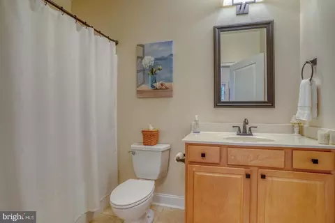 Bath - 14 B Seskinore Ct, Dover, DE 19904 photo 1 of 3