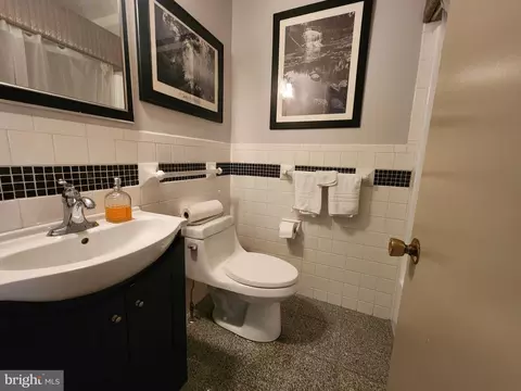 Bath - 105 Carnoustie Rd, Dover, DE 19904 photo 2 of 3