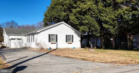 722 W Commerce St, Smyrna, DE 19977