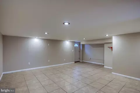 Living - 503 Schooner Way, Dover, DE 19901 photo 1 of 6