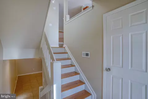 Entry Way - 503 Schooner Way, Dover, DE 19901 photo 1 of 4