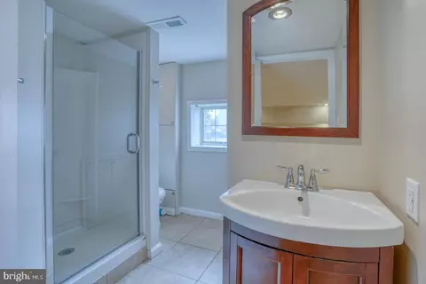 Bath - 503 Schooner Way, Dover, DE 19901 photo 1 of 5