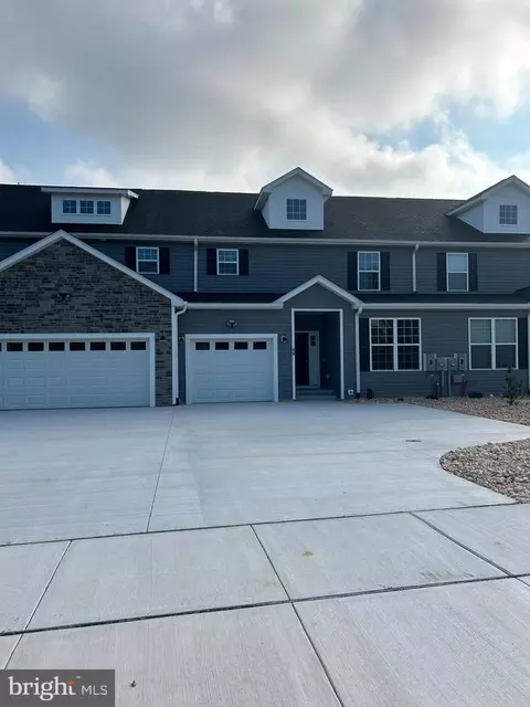 Exterior - 33 Mapledale Rd, Dover, DE 19904 photo 3 of 8