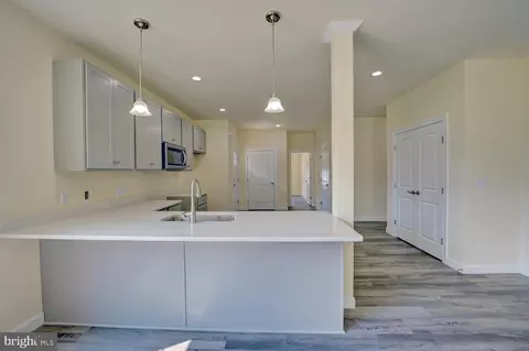Entry Way - 33 Mapledale Rd, Dover, DE 19904 photo 8 of 20