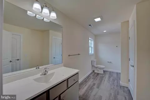 Entry Way - 33 Mapledale Rd, Dover, DE 19904 photo 18 of 20