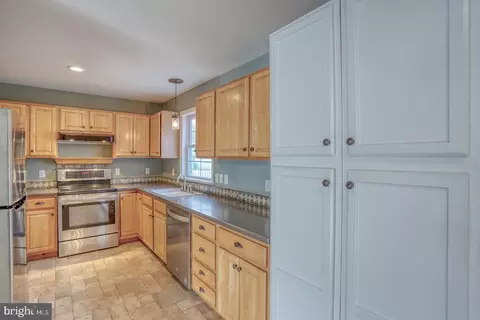 Kitchen - 82 Evelyndale Dr, Dover, DE 19901 photo 1 of 3