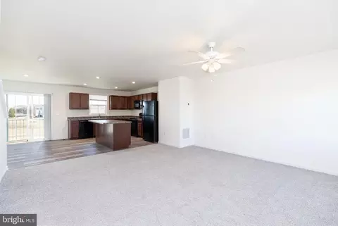 Living - 319 Bluecoat St, Dover, DE 19901 photo 1 of 2