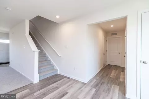 Entry Way - 319 Bluecoat St, Dover, DE 19901 photo 2 of 6