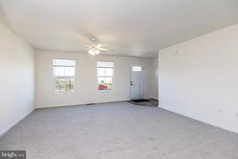 Living - 319 Bluecoat St, Dover, DE 19901 photo 2 of 2