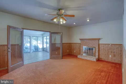 Living - 105 Cobblestone Ln, Dover, DE 19904 photo 6 of 7