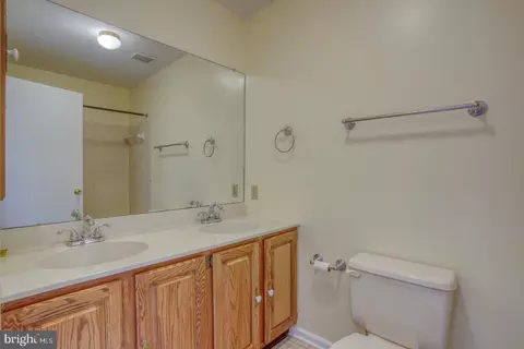 Bath - 105 Cobblestone Ln, Dover, DE 19904 photo 1 of 2