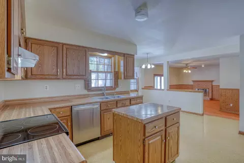 Kitchen - 105 Cobblestone Ln, Dover, DE 19904 photo 6 of 6