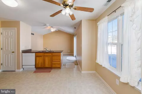 Entry Way - 48 Anchor Ln, Dover, DE 19901 photo 3 of 6