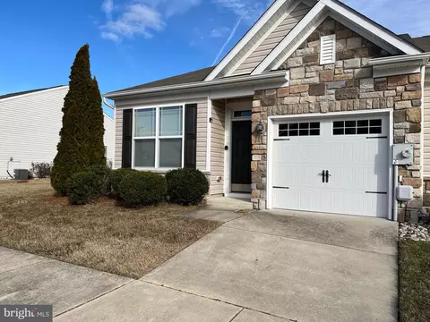 60 Cresthaven Ln, Dover, DE 19901