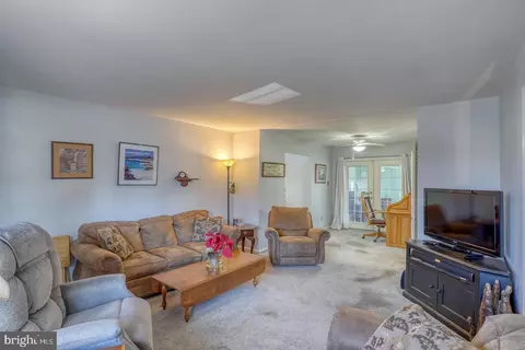Living - 523 Buckson Dr, Dover, DE 19901 photo 1 of 2
