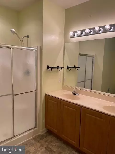Bath - 93 Chippenham Ln, Dover, DE 19904 photo 1 of 1