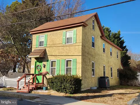 19 Front St, Frederica, DE 19946