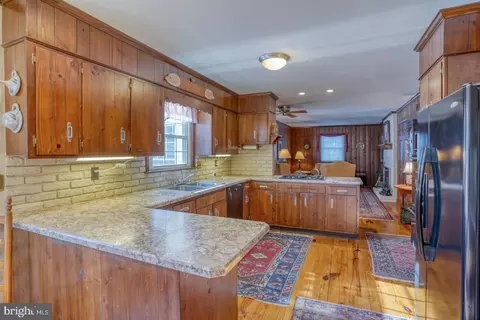 Kitchen - 148 Candlewicke Dr, Dover, DE 19901 photo 4 of 5