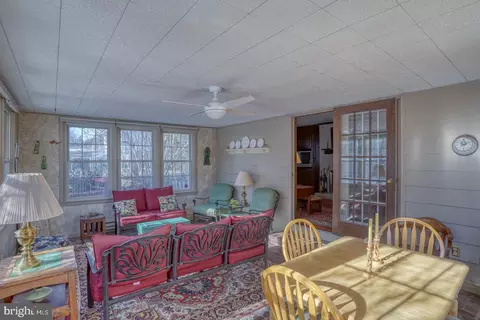 Exterior - 148 Candlewicke Dr, Dover, DE 19901 photo 5 of 11