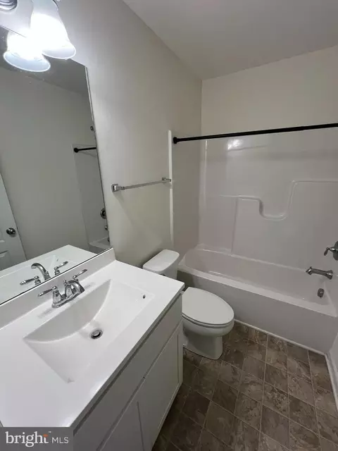 Bath - 802 Ruth Way, Dover, DE 19904 photo 4 of 5
