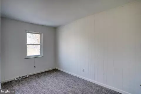 Bedroom - 17 Forest Creek Dr, Dover, DE 19904 photo 2 of 5