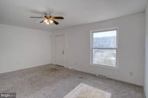 Living - 17 Forest Creek Dr, Dover, DE 19904 photo 3 of 6