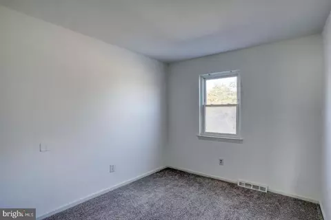 Bedroom - 17 Forest Creek Dr, Dover, DE 19904 photo 4 of 5