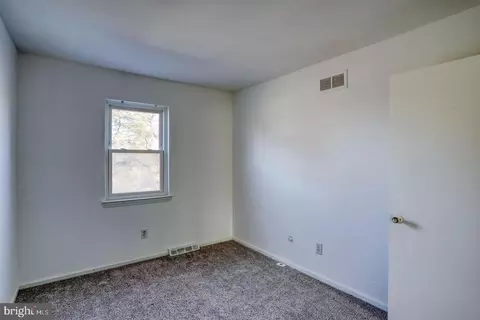 Bedroom - 17 Forest Creek Dr, Dover, DE 19904 photo 5 of 5