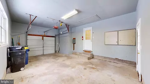 Entry Way - 592 S Old Mill Rd, Dover, DE 19901 photo 7 of 7