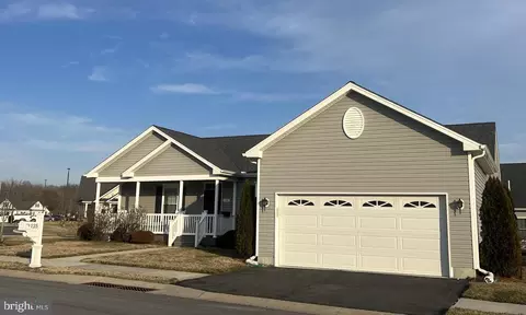 125 Nobles Pond Xing, Dover, DE 19904