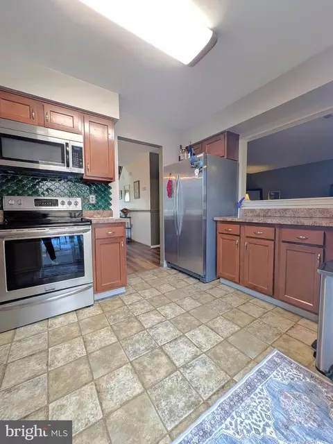 Kitchen - 217 Millcreek Dr, Dover, DE 19904 photo 2 of 3