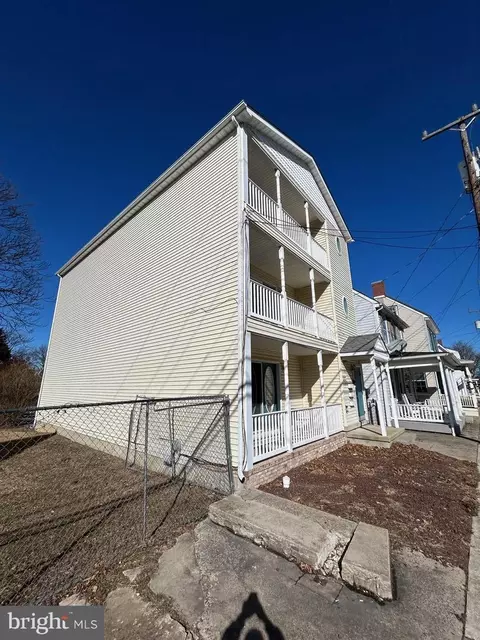 308 W Commerce St, Smyrna, DE 19977