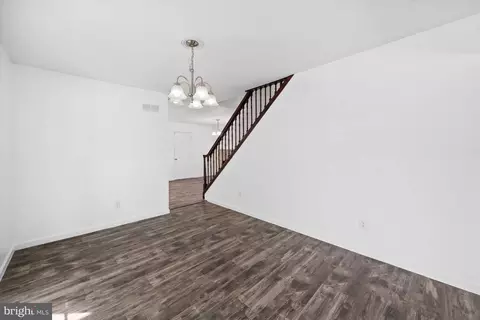 Entry Way - 19 Squire Cir, Dover, DE 19901 photo 2 of 5