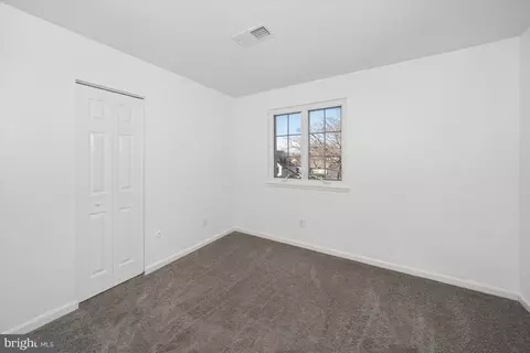 Bedroom - 19 Squire Cir, Dover, DE 19901 photo 4 of 5