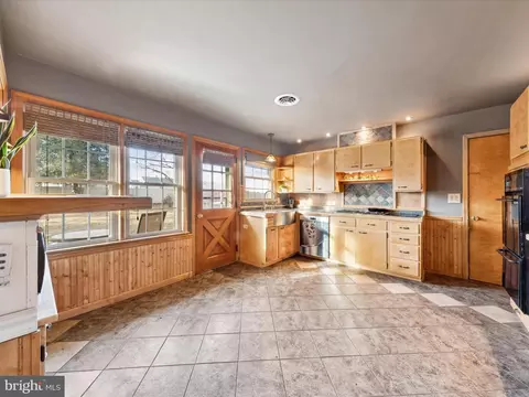 Kitchen - 1664 N Taylor Dr, Dover, DE 19901 photo 1 of 5
