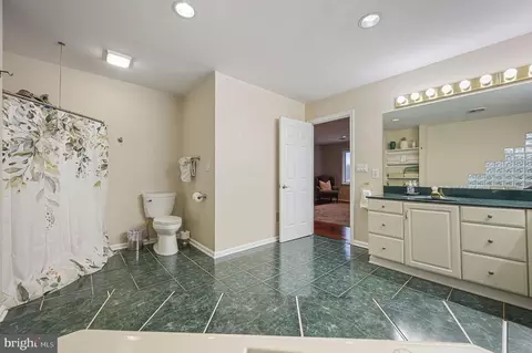 Bath - 2 Waterwheel Cir, Dover, DE 19901 photo 3 of 4