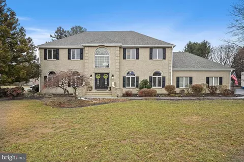 2 Waterwheel Cir, Dover, DE 19901