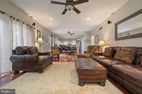 Entry Way - 2 Waterwheel Cir, Dover, DE 19901 photo 2 of 2